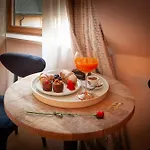 Πανσιόν Boutique Santer Klause 3*
