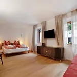 Boutique Santer Klause Мерано