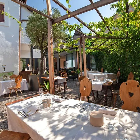 Boutique Santer Klause 3* Merano